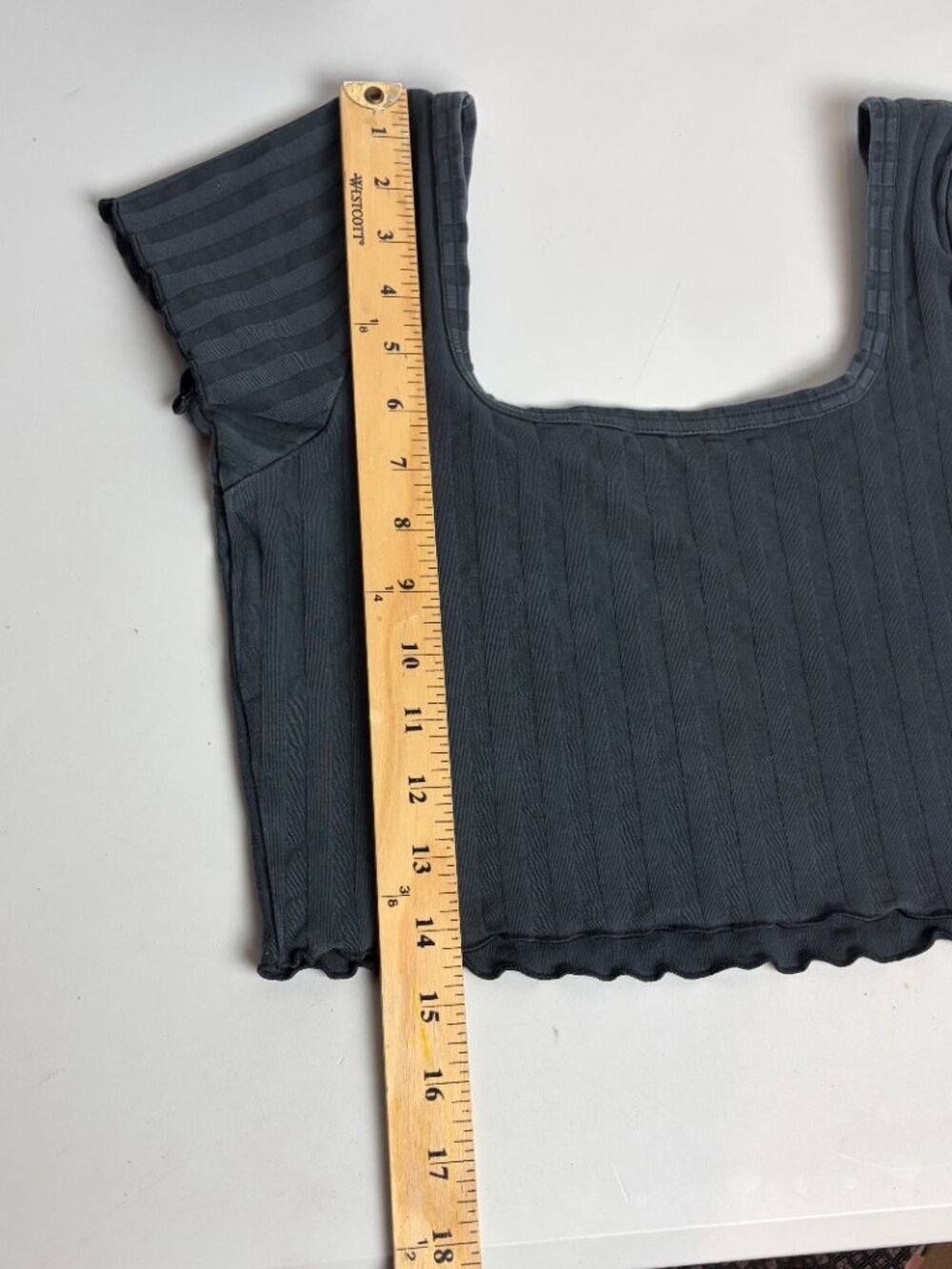 Aerie Offline Size M Groove Crop Tee Shirt Grey Ribbed Square Neck Lettuce Hem - Picture 2 of 7